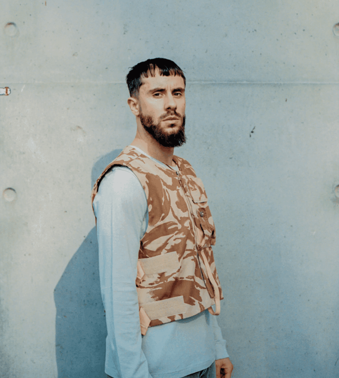 Photo portrait de l'artiste Théophile Bensusan.