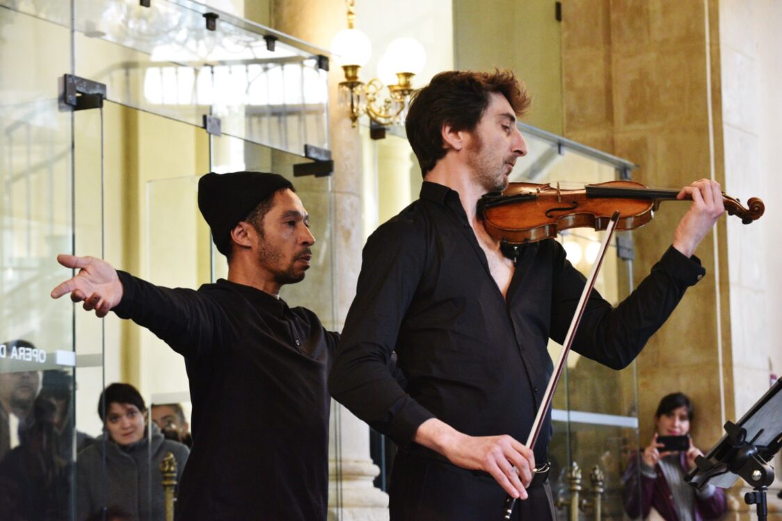violoniste et danseur pour le spectacle Passacaille.
