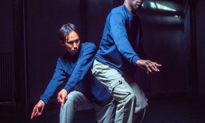 QUATRE TROIS ◇ : △